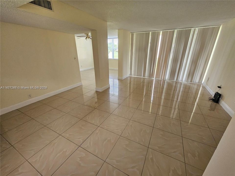 For Rent: $2,900 (3 beds, 2 baths, 1500 Square Feet)