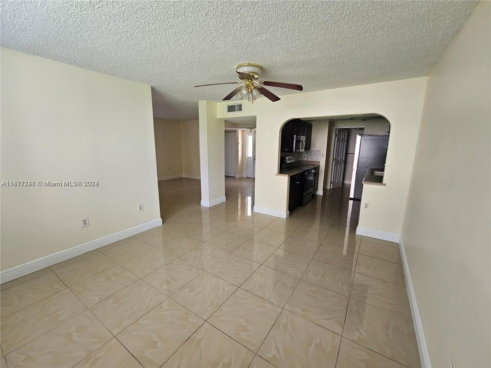 For Rent: $2,900 (3 beds, 2 baths, 1500 Square Feet)