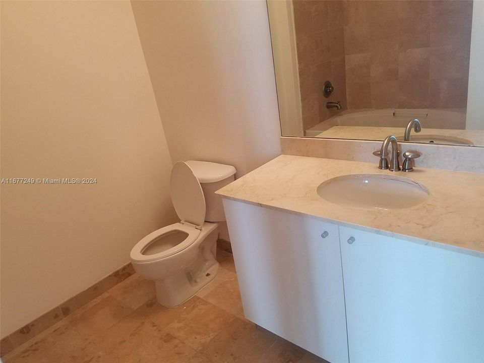 For Rent: $2,200 (1 beds, 1 baths, 730 Square Feet)