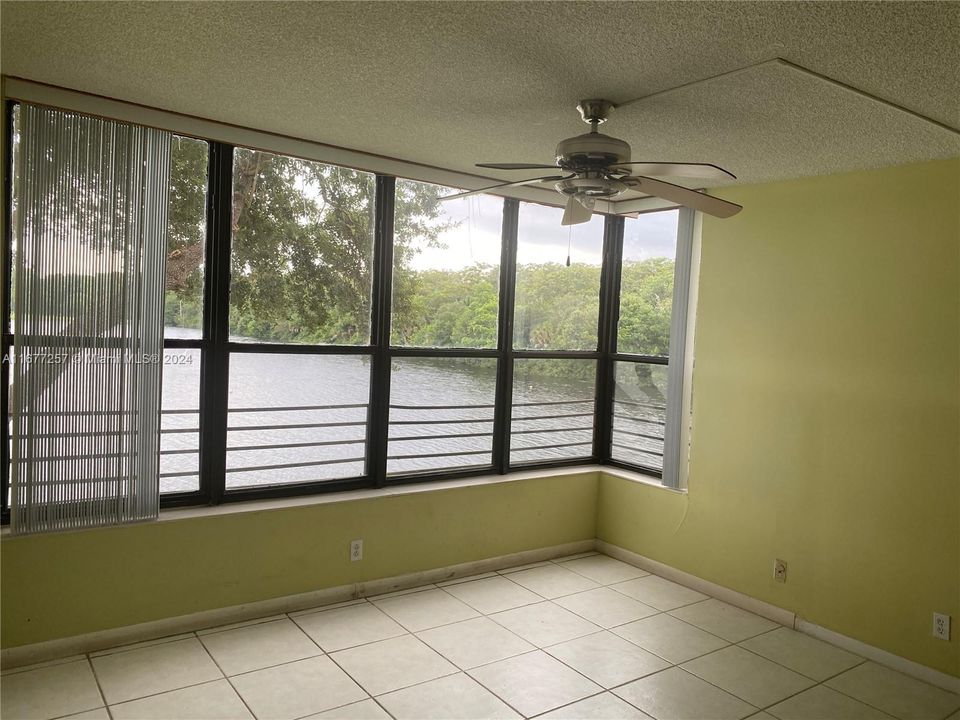 For Rent: $2,500 (2 beds, 2 baths, 1300 Square Feet)