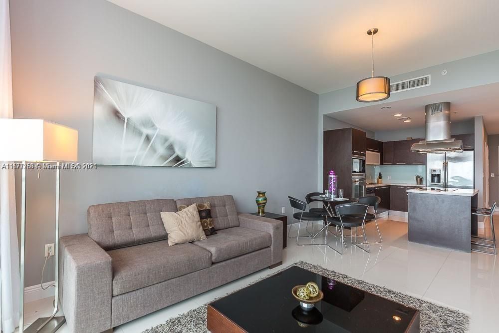 For Sale: $485,000 (1 beds, 2 baths, 840 Square Feet)