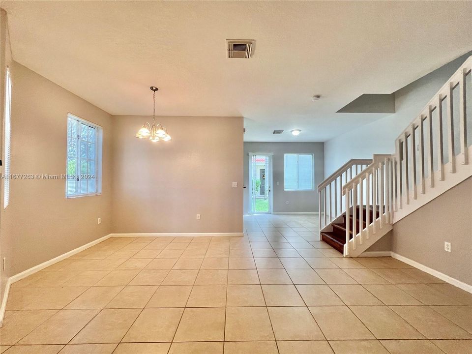 For Rent: $3,150 (4 beds, 3 baths, 1689 Square Feet)