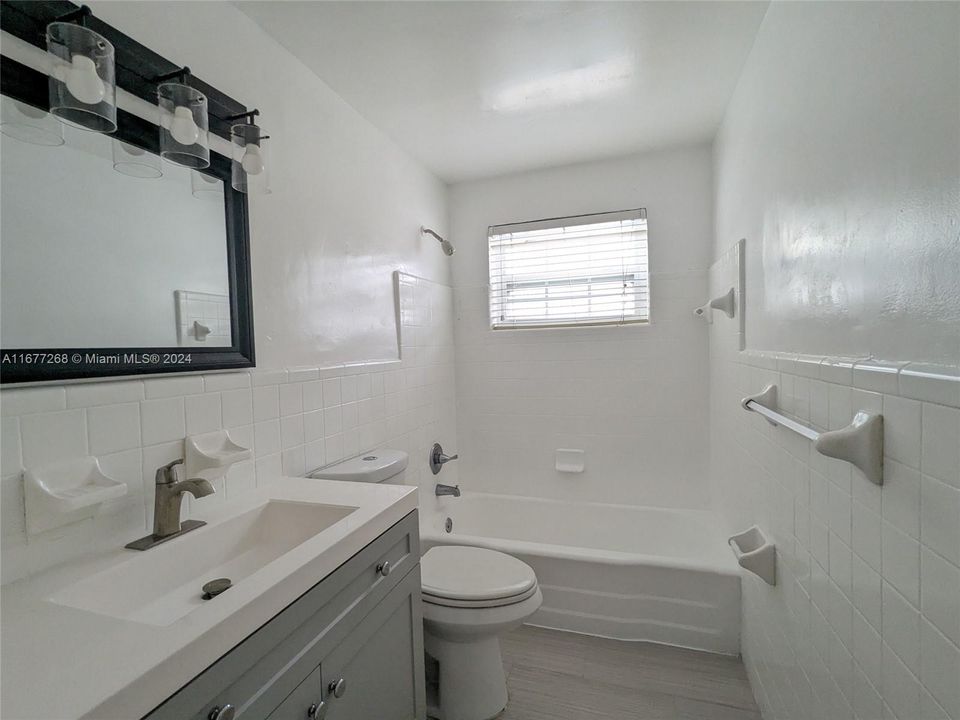 For Rent: $2,250 (2 beds, 1 baths, 1000 Square Feet)