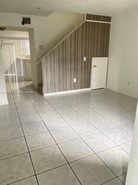 For Rent: $3,100 (3 beds, 2 baths, 1380 Square Feet)