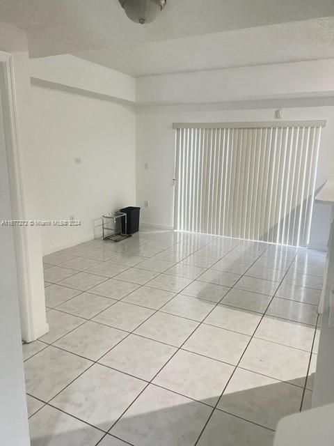 For Rent: $3,100 (3 beds, 2 baths, 1380 Square Feet)