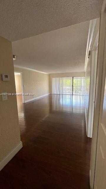 For Rent: $2,400 (2 beds, 2 baths, 1106 Square Feet)