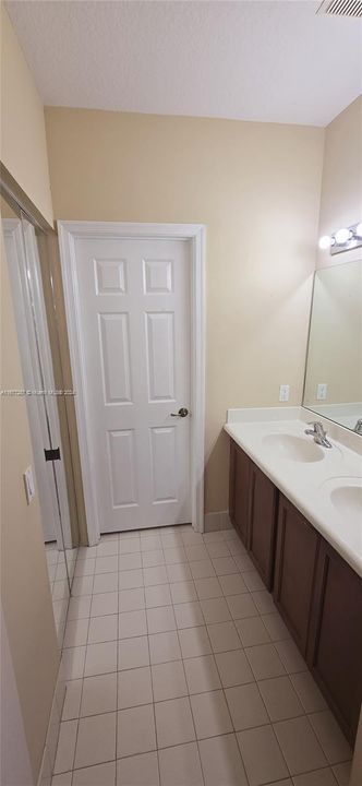 For Rent: $2,200 (2 beds, 2 baths, 1022 Square Feet)