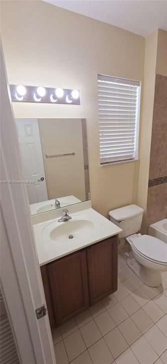 For Rent: $2,200 (2 beds, 2 baths, 1022 Square Feet)