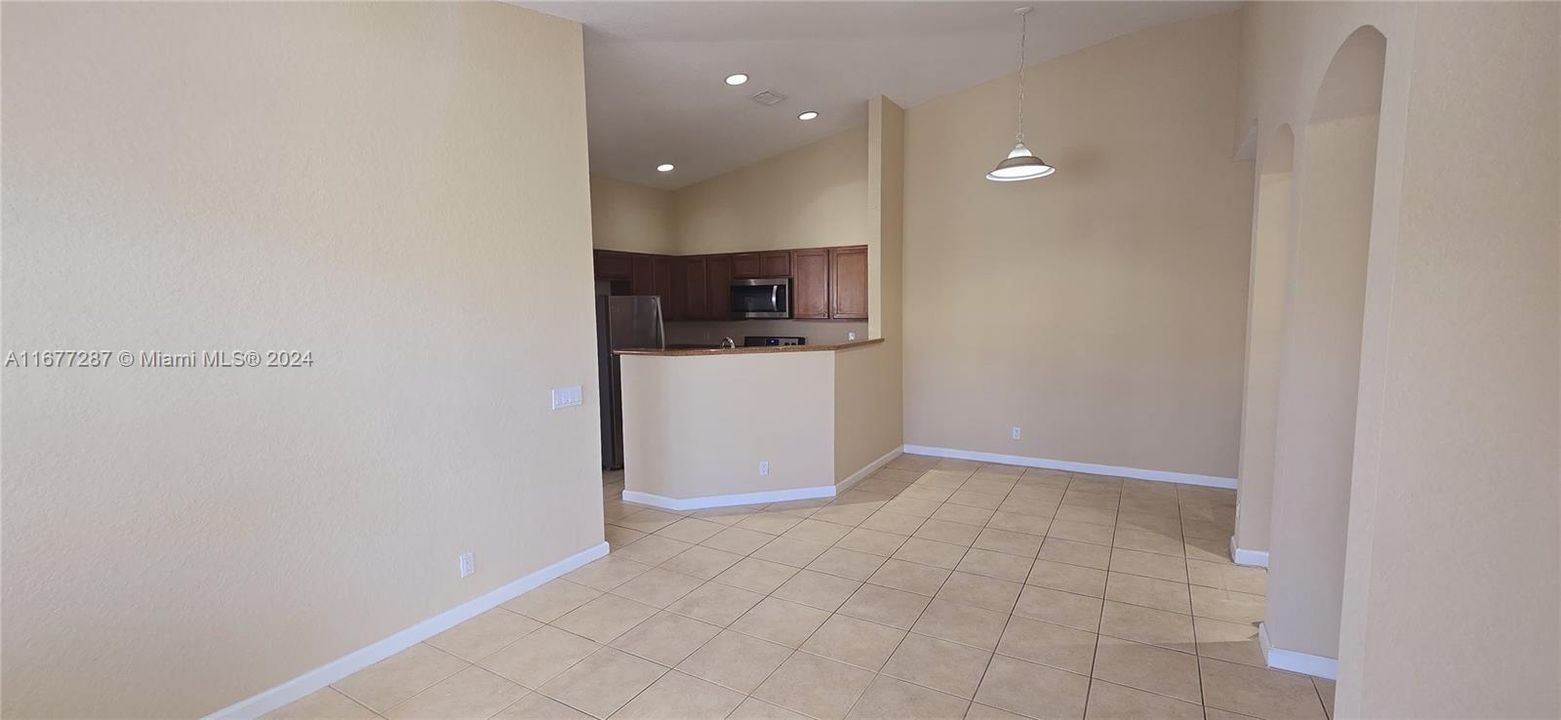 For Rent: $2,200 (2 beds, 2 baths, 1022 Square Feet)