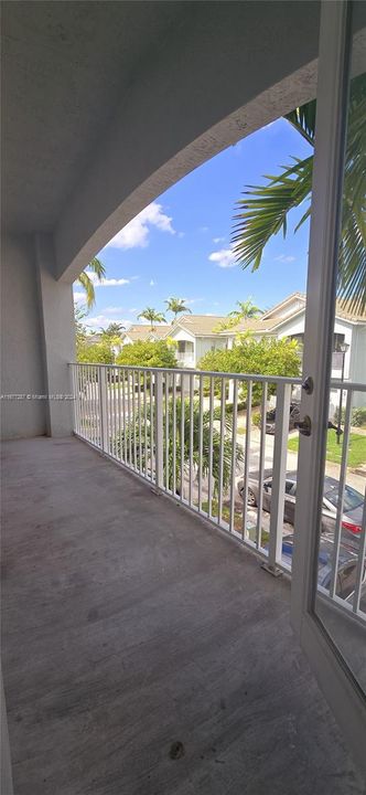 For Rent: $2,200 (2 beds, 2 baths, 1022 Square Feet)