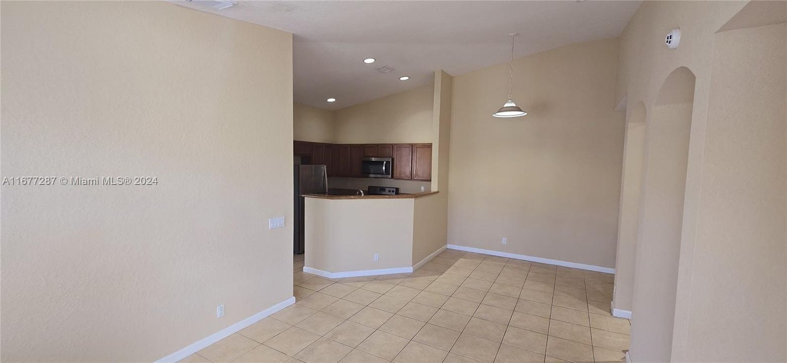 For Rent: $2,200 (2 beds, 2 baths, 1022 Square Feet)