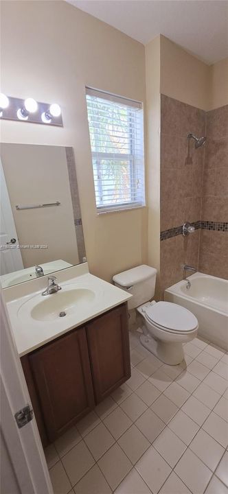 For Rent: $2,200 (2 beds, 2 baths, 1022 Square Feet)