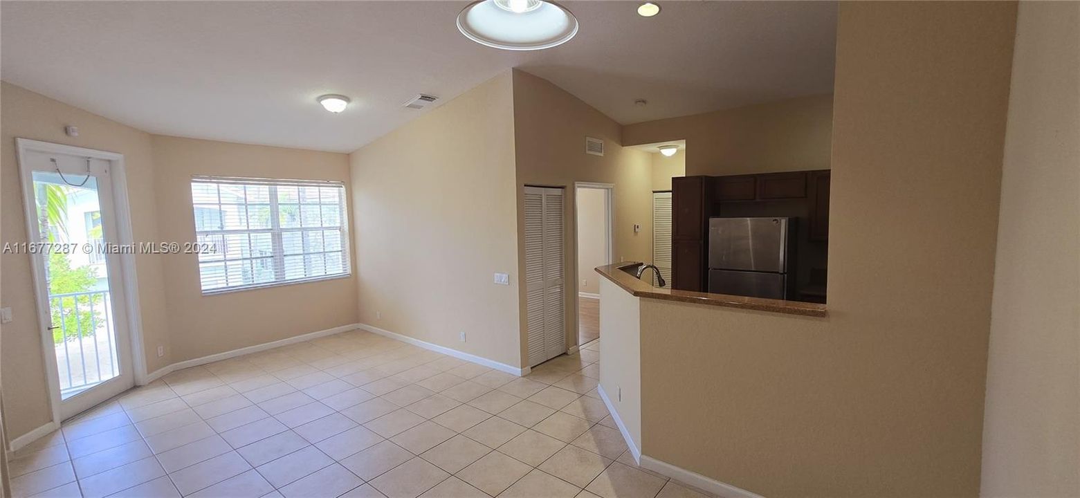 For Rent: $2,200 (2 beds, 2 baths, 1022 Square Feet)