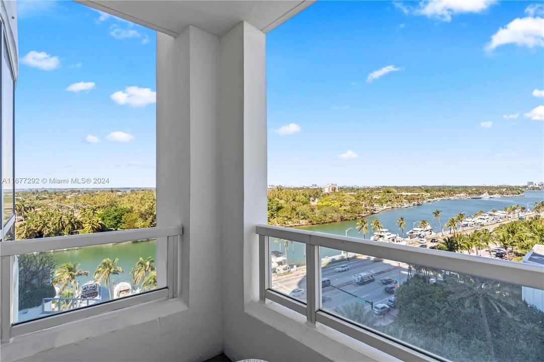 For Sale: $1,359,000 (1 beds, 1 baths, 1066 Square Feet)