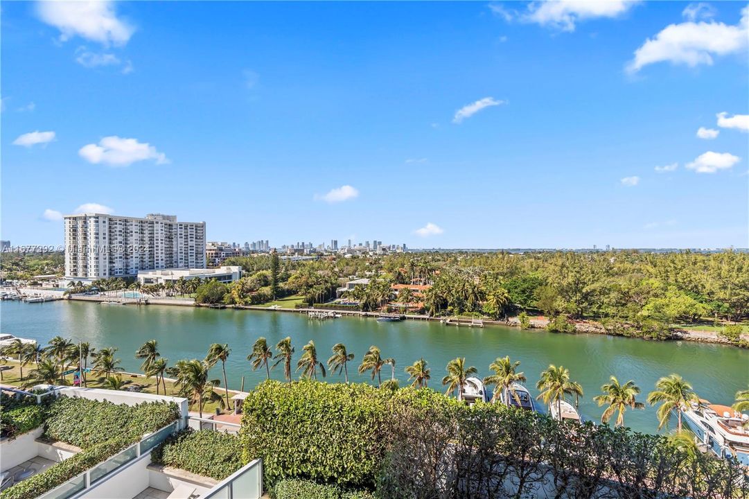 For Sale: $1,359,000 (1 beds, 1 baths, 1066 Square Feet)