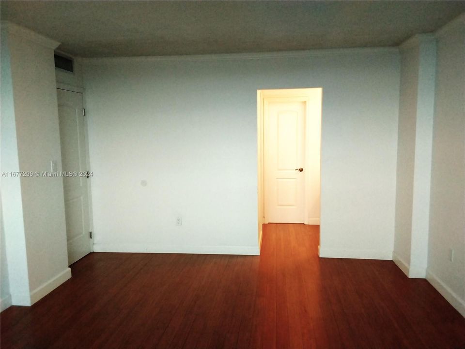 For Rent: $2,300 (2 beds, 2 baths, 1140 Square Feet)