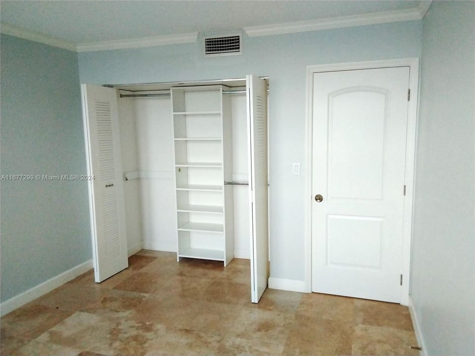 For Rent: $2,300 (2 beds, 2 baths, 1140 Square Feet)