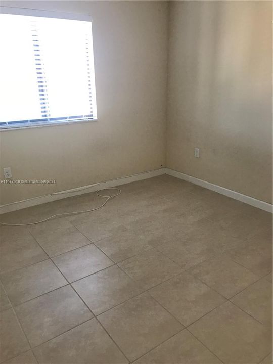 For Rent: $2,300 (2 beds, 2 baths, 817 Square Feet)