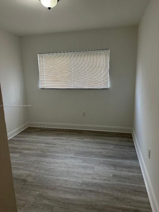 For Rent: $2,300 (3 beds, 2 baths, 994 Square Feet)