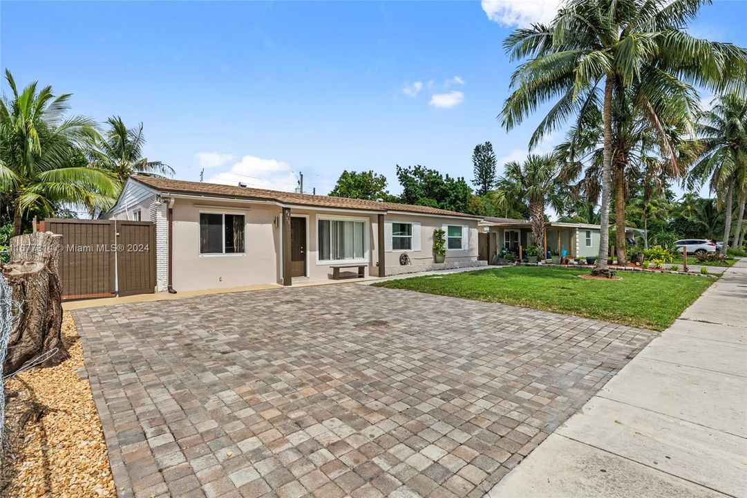 For Sale: $499,000 (4 beds, 2 baths, 1790 Square Feet)