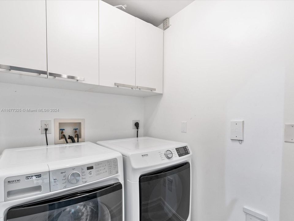 For Sale: $719,000 (2 beds, 2 baths, 1730 Square Feet)