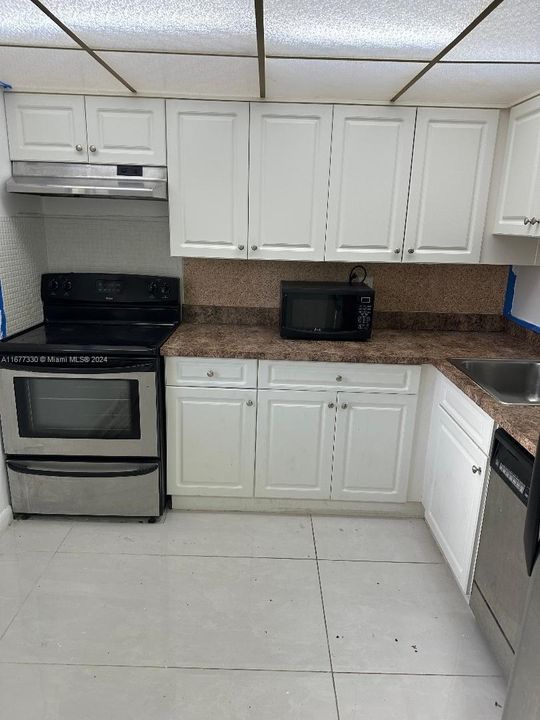 For Rent: $1,850 (1 beds, 1 baths, 712 Square Feet)