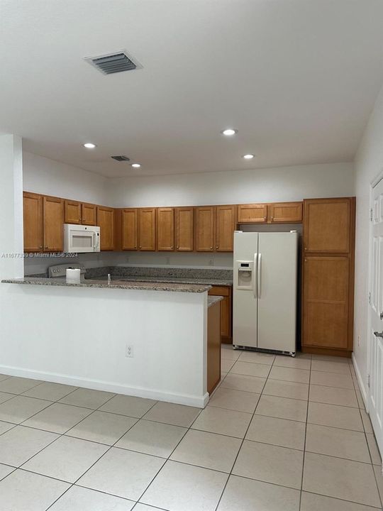 For Rent: $3,550 (3 beds, 2 baths, 1740 Square Feet)