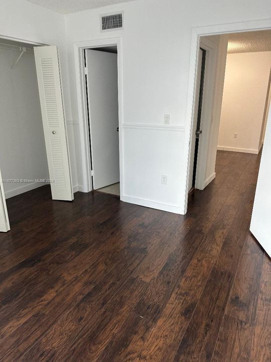 For Rent: $2,200 (2 beds, 2 baths, 898 Square Feet)