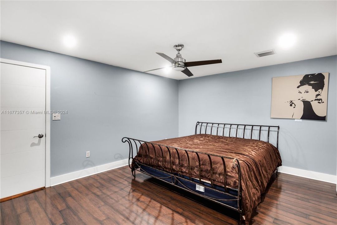 Недавно продано: $770,000 (4 спален, 3 ванн, 2180 Квадратных фут)