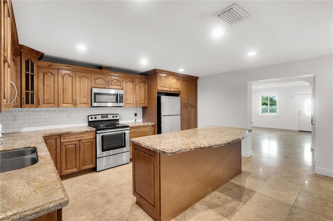 Недавно продано: $770,000 (4 спален, 3 ванн, 2180 Квадратных фут)