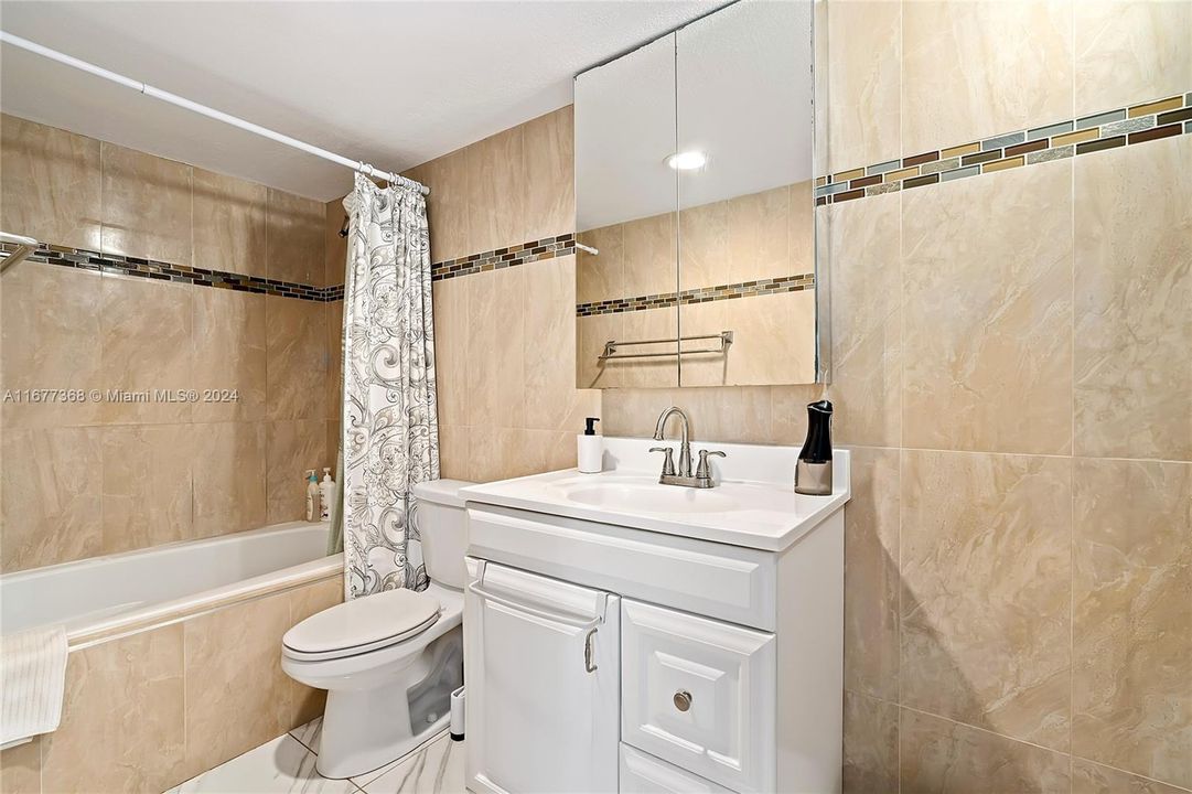 For Sale: $365,000 (2 beds, 1 baths, 1084 Square Feet)