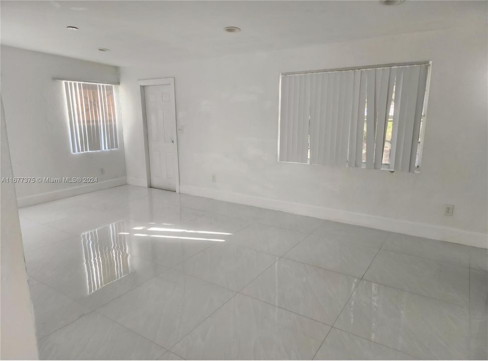 En Venta: $485,000 (3 camas, 2 baños, 1341 Pies cuadrados)