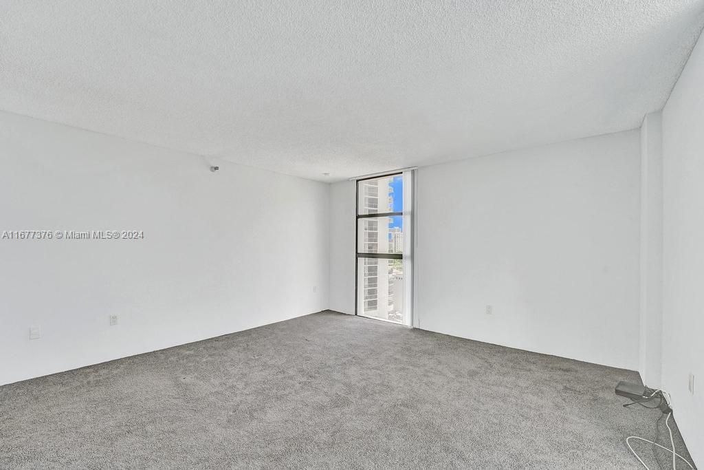 For Sale: $397,000 (2 beds, 2 baths, 1214 Square Feet)