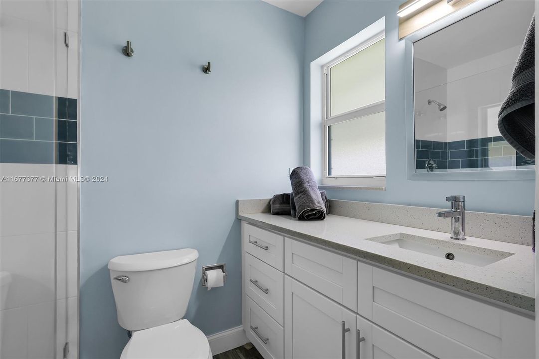 For Sale: $324,900 (2 beds, 2 baths, 980 Square Feet)