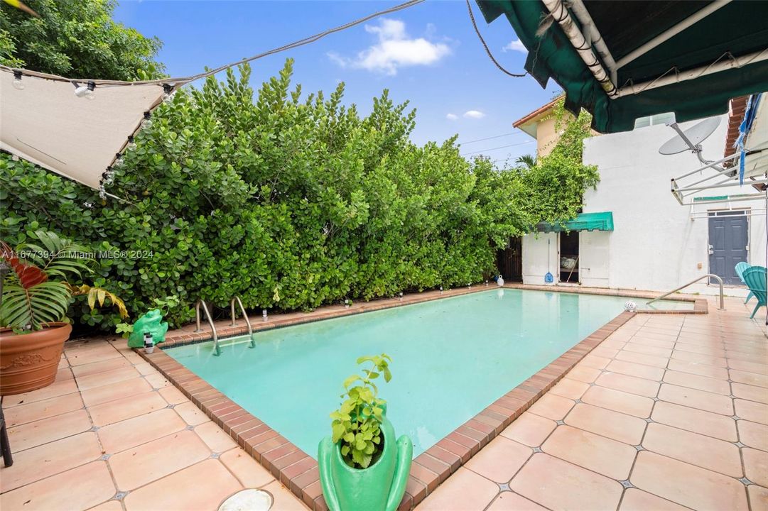 Recently Sold: $1,399,999 (0 beds, 0 baths, 4330 Square Feet)