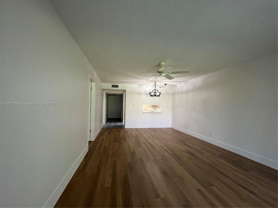 For Rent: $2,150 (2 beds, 2 baths, 970 Square Feet)