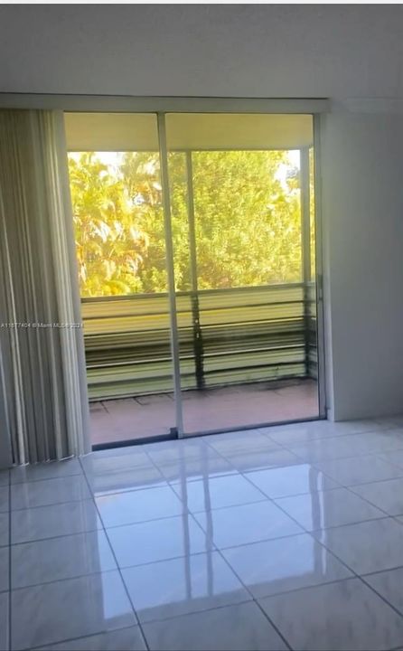 En Venta: $220,000 (2 camas, 2 baños, 1100 Pies cuadrados)