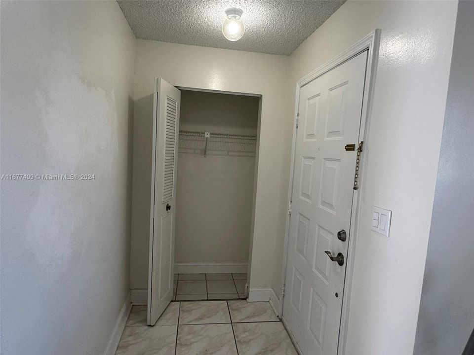 For Rent: $2,900 (3 beds, 2 baths, 1355 Square Feet)