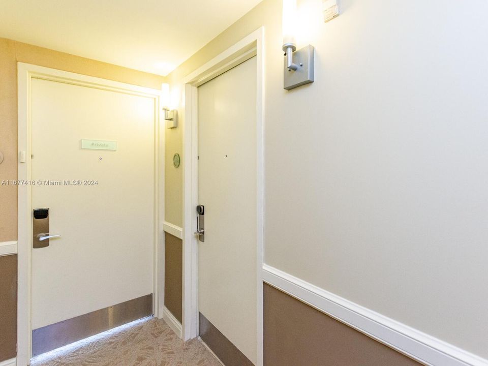 For Sale: $829,000 (1 beds, 1 baths, 1021 Square Feet)