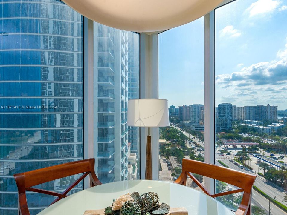 For Sale: $829,000 (1 beds, 1 baths, 1021 Square Feet)