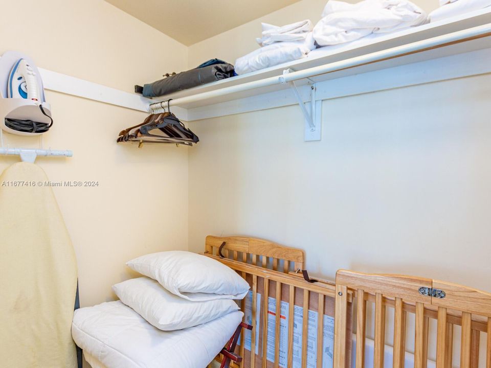 For Sale: $829,000 (1 beds, 1 baths, 1021 Square Feet)