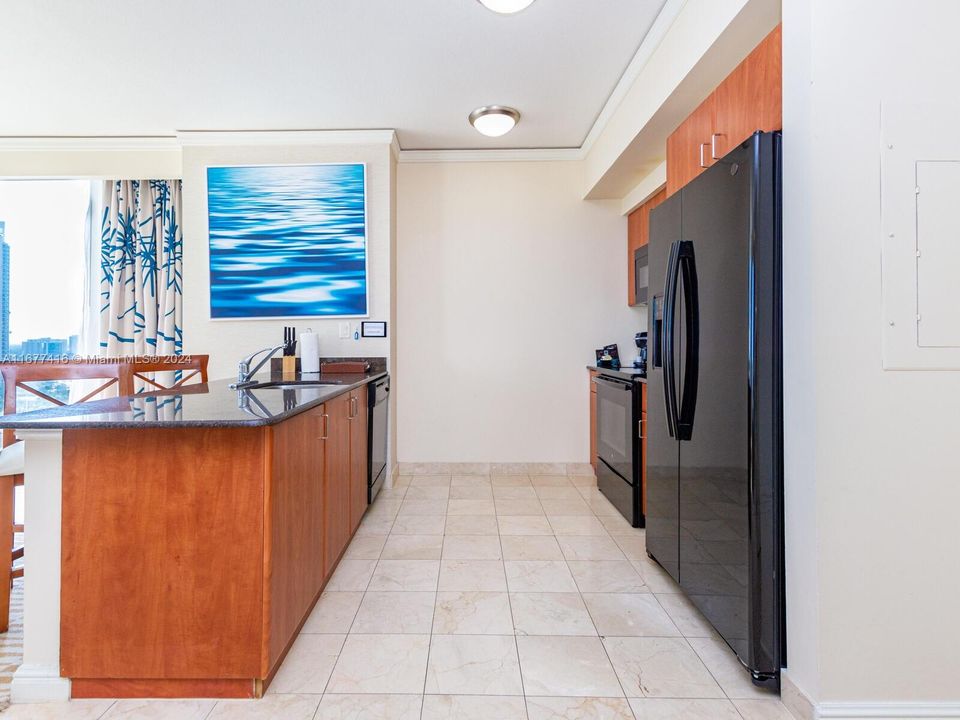 For Sale: $829,000 (1 beds, 1 baths, 1021 Square Feet)