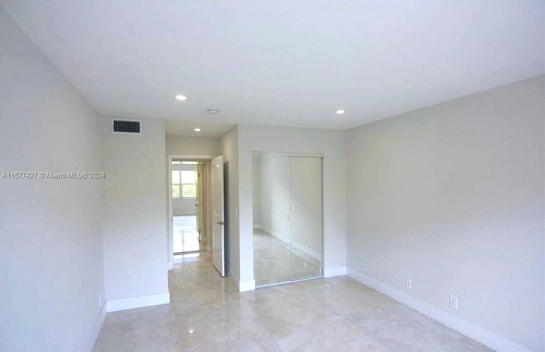 For Sale: $369,000 (2 beds, 2 baths, 1150 Square Feet)