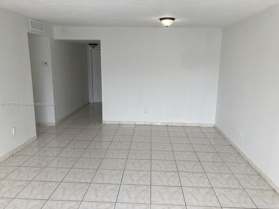 For Sale: $183,900 (2 beds, 2 baths, 920 Square Feet)