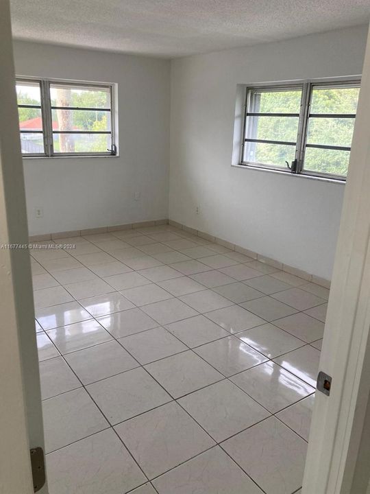 En Venta: $183,900 (2 camas, 2 baños, 920 Pies cuadrados)