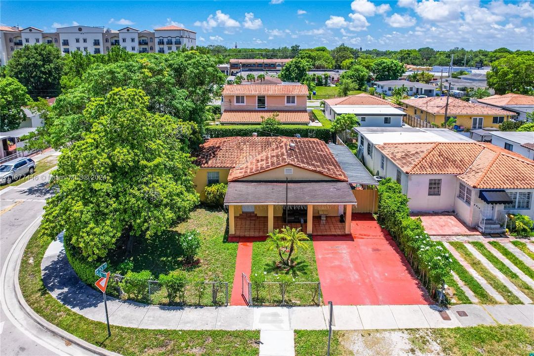 For Sale: $725,000 (3 beds, 2 baths, 1196 Square Feet)