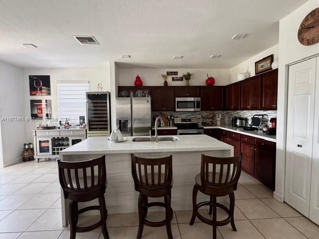 For Sale: $650,000 (5 beds, 3 baths, 2495 Square Feet)