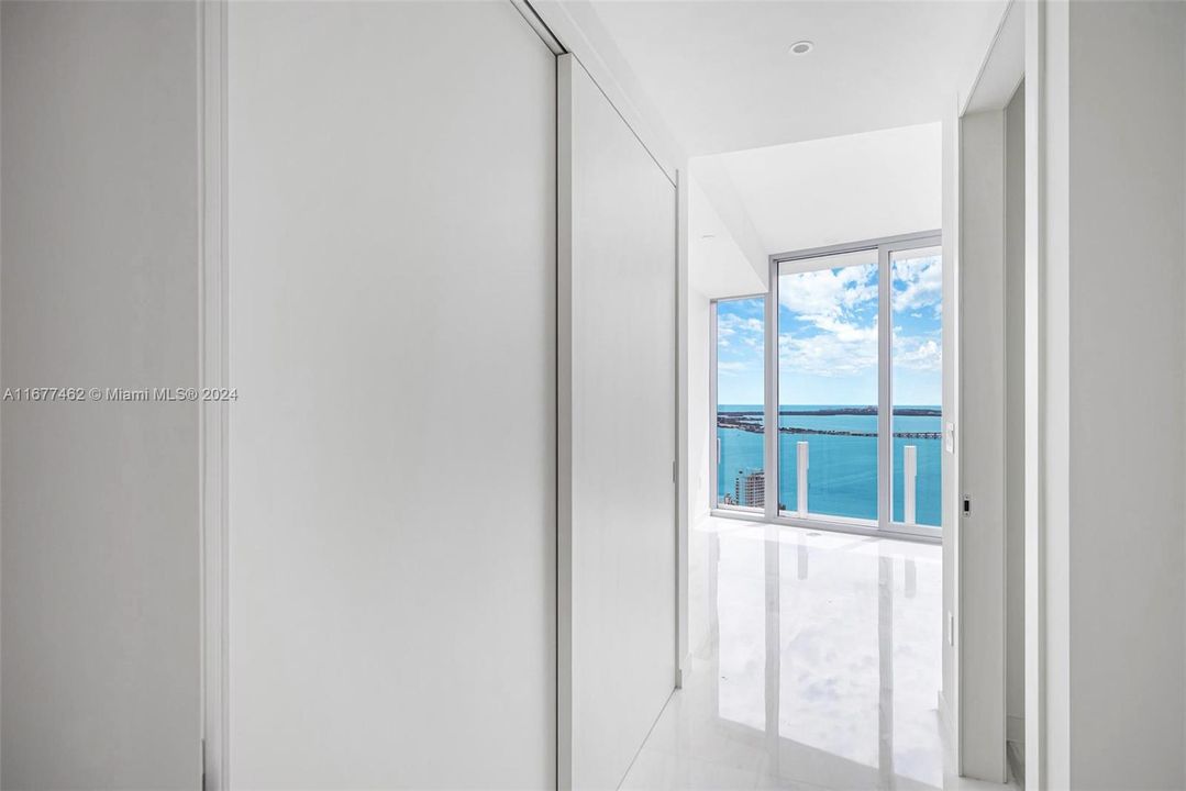 For Sale: $1,900,000 (1 beds, 1 baths, 1001 Square Feet)