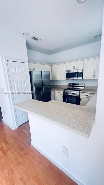 For Rent: $3,600 (3 beds, 2 baths, 1690 Square Feet)