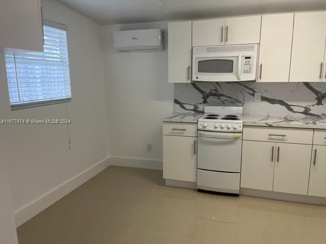 For Rent: $2,000 (1 beds, 1 baths, 1100 Square Feet)